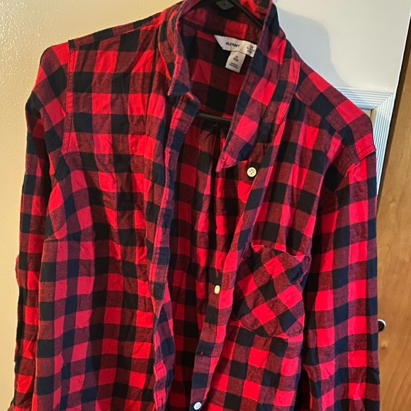 Old Navy Tops - Women’s flannel